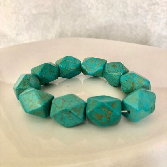 🍭6/$30 Bundle| Stretch Turquoise Bracelet - Picture 3 of 3